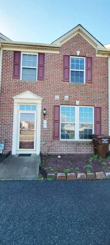 Main picture of 725 Wye Oak Dr