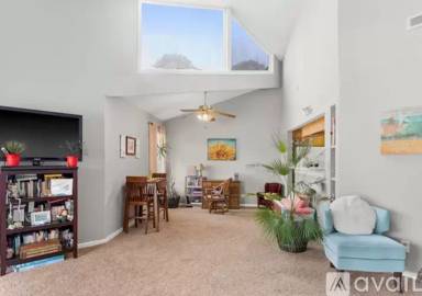 Main picture of 728 Azalea Dr