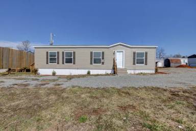 Main picture of 295 Seays Rd