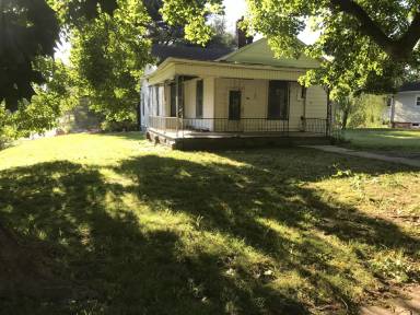 Main picture of 402 S Hall St