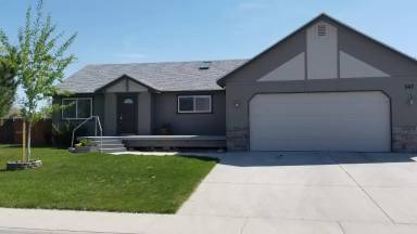 Main picture of 747 W Miranda Ave