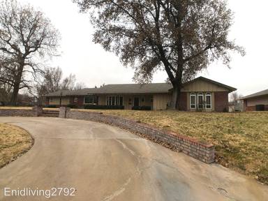 Main picture of 2524 Edgewood Dr