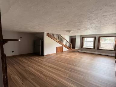 Main picture of 1 Main St