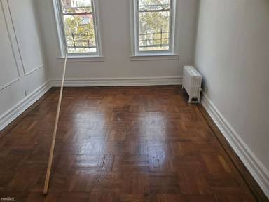 Main picture of 1528 W 9th St