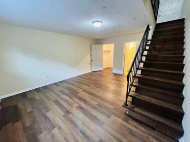 Main picture of 925 Shallowford Rd