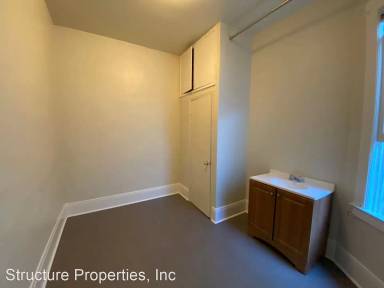 Main picture of 124 Waverly Pl