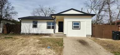 Main picture of 909 Houston St