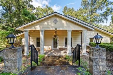 Main picture of 764 Hazelwood Ct