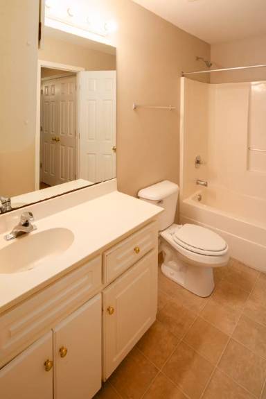Main picture of 601 S Elbert St