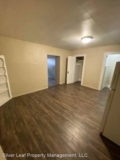 Main picture of 1024 Broadway N