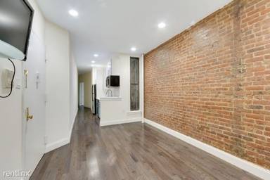 Main picture of 219 E 89th St