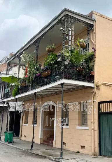 Main picture of 619 Saint Philip St