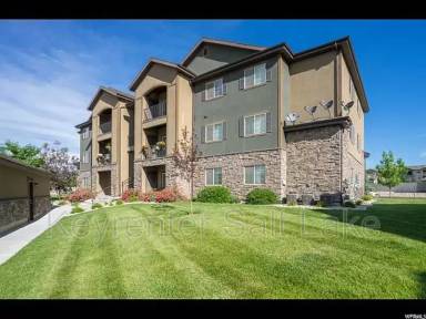Main picture of 203 E Jordan Ridge Blvd