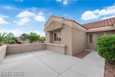 Main picture of 8801 Villa Ridge Dr