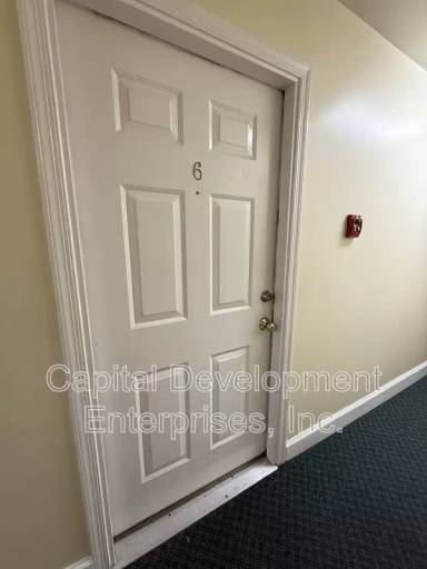 Main picture of 409 W Race St