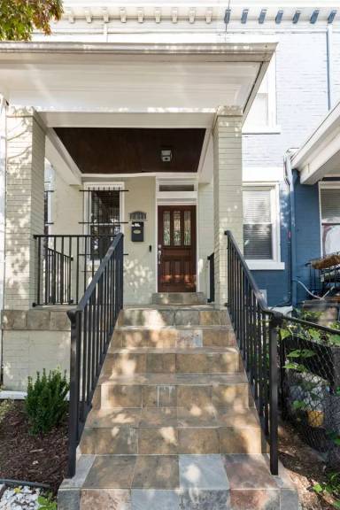 Main picture of 2911 Sherman Ave NW