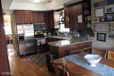 Main picture of 3119 N Hoyne Ave