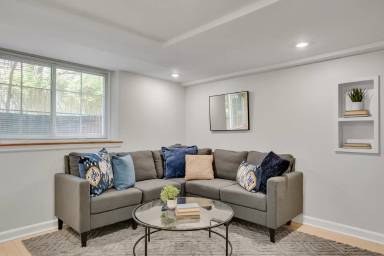 Main picture of 12 Shepard St