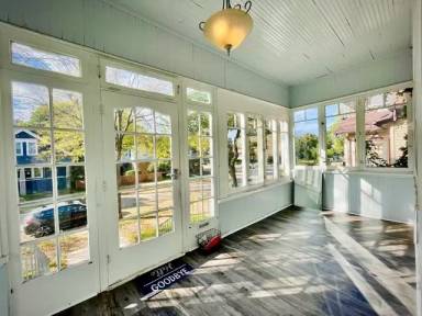 Main picture of 2038 N 56th St
