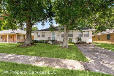 Main picture of 728 Green Acres Rd