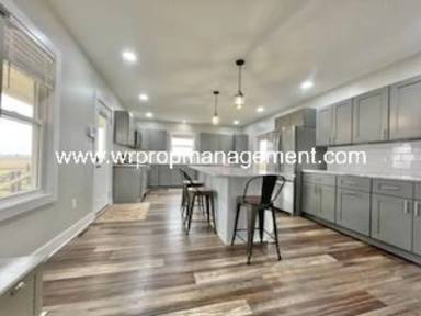 Main picture of 4379 Lewis Ave