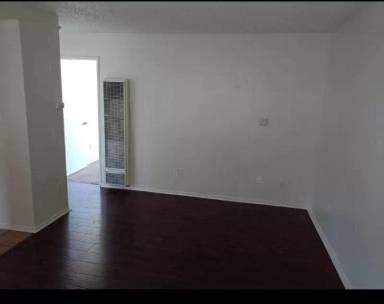 Main picture of 633 Broad Ave