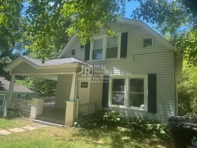 Main picture of 810 Brent St