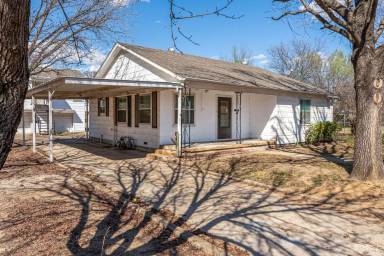 Main picture of 4315 Jerry Ln
