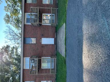 Main picture of 1215 N Main St