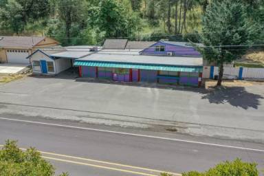 Main picture of 8775 Rogue River Hwy