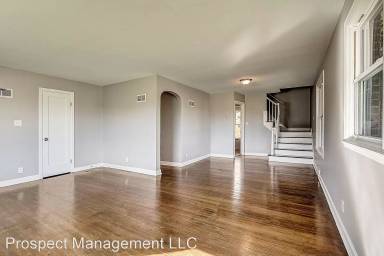 Main picture of 3222 S 37th St