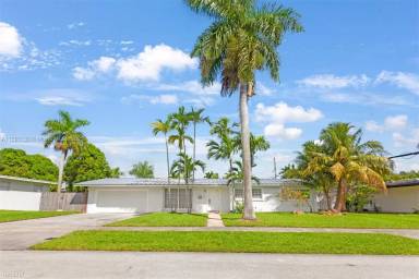 Main picture of 9321 SW 181st Ter