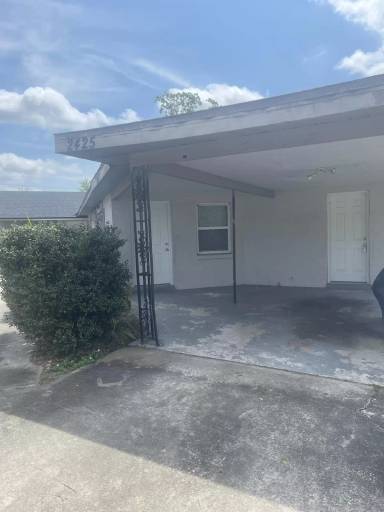 Main picture of 2425 Chase Ave