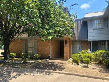 Main picture of 2818 4th St