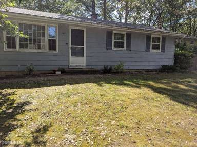 Main picture of 508 Center Dr