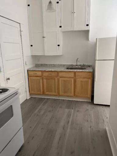 Main picture of 310 Roosevelt Ave