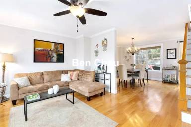 Main picture of 15 Oliver St
