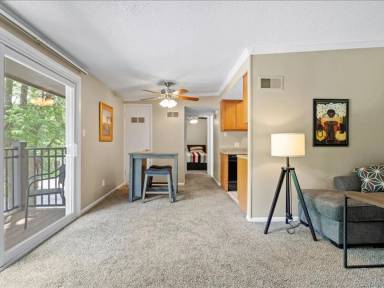 Main picture of 5720 Martway St
