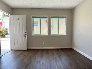 Main picture of 4419 W 171st St