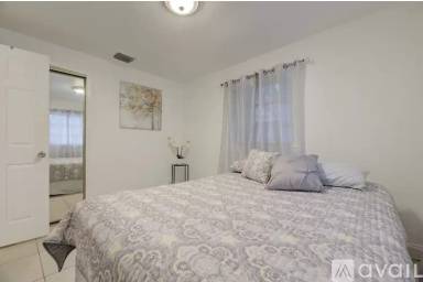 Main picture of 2414 Mayo St