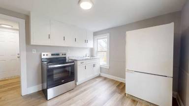 Main picture of 1031 W 9th St