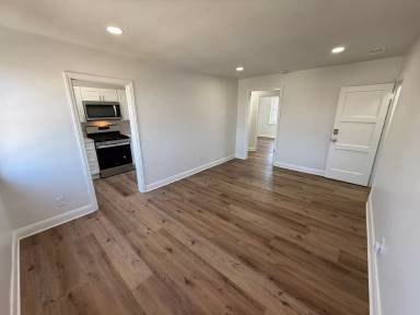 Main picture of 5618 Midwood Ave