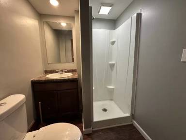 Main picture of 925 E Main St