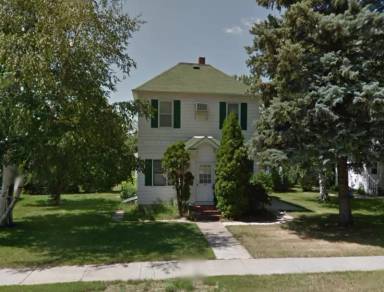 Main picture of 415 Horace Ave N