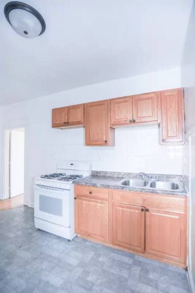 Main picture of 3401 N Pulaski Rd