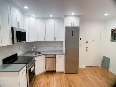 Main picture of 45 8th Ave