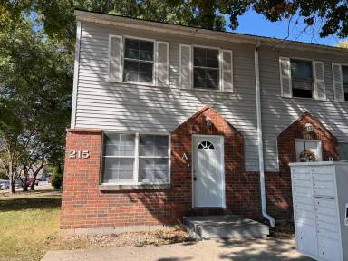 Main picture of 215 Grover St