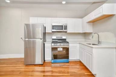 Main picture of 335 Granite St