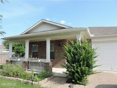 Main picture of 615 Kingfisher Ln