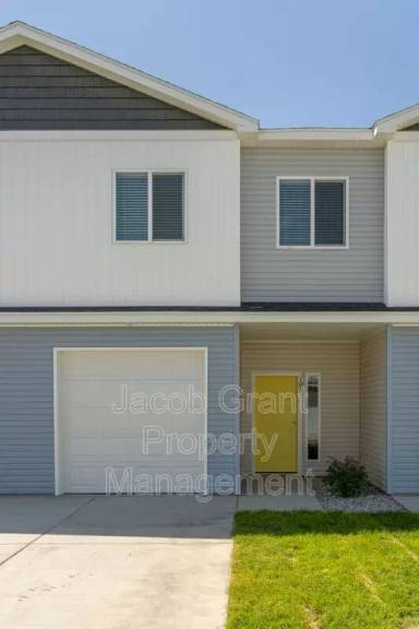 Main picture of Equinox Townhomes